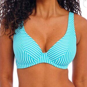 Women's Jewel Cove Ruffled Underwire Bikini Top